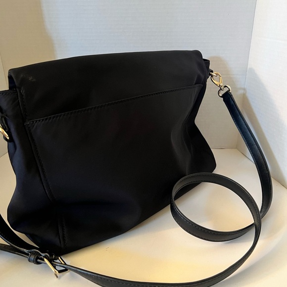 Kate Spade Black and Gold Crossbody Bag with Flap Design - Picture 4 of 13